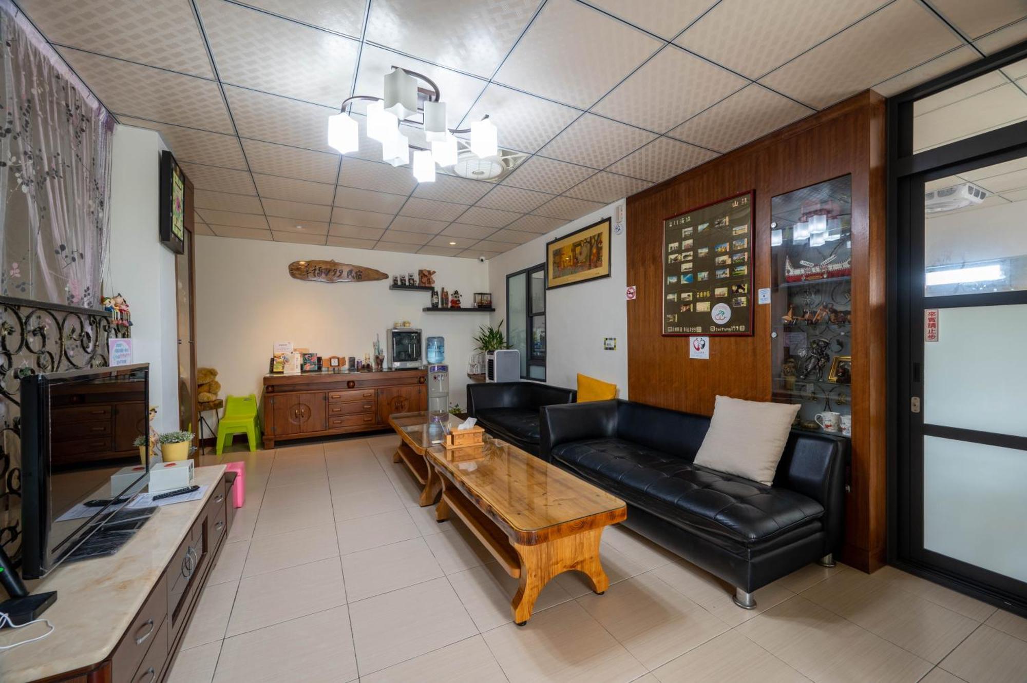 Happiness 199 Homestay Taitung Bagian luar foto